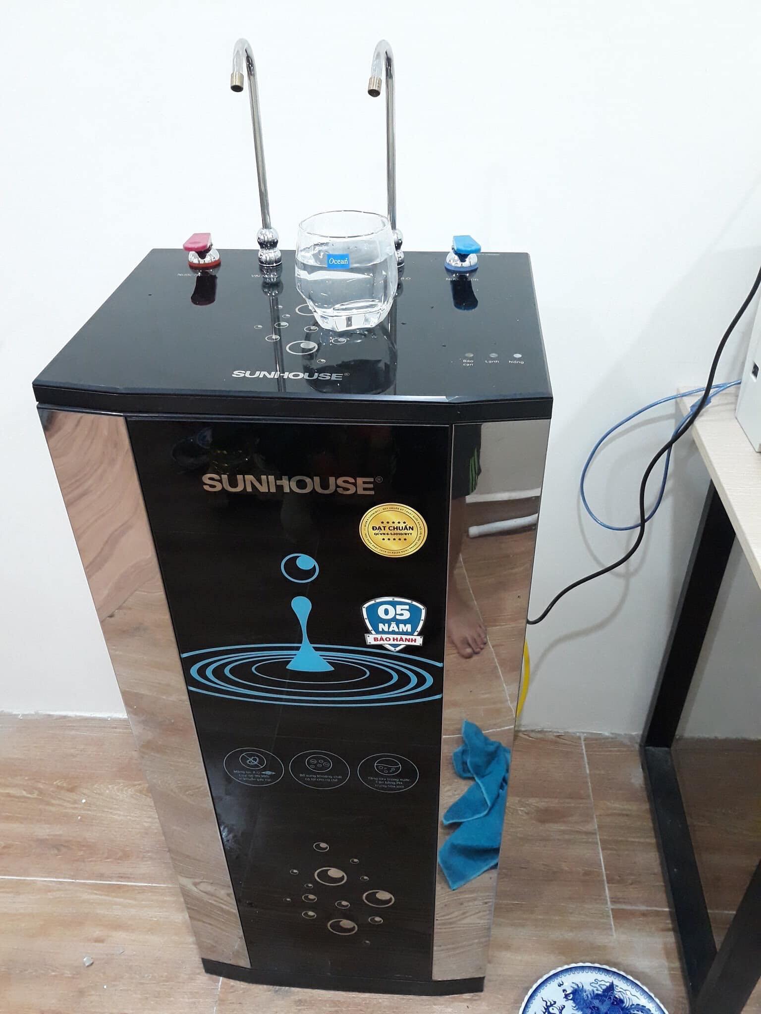Cây lọc nước  (tích hợp nóng lạnh) Sunhouse SHR76210CK (màu xanh đậm)
