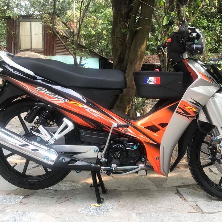 Tem rời Sirius chữ R bạc cam đen