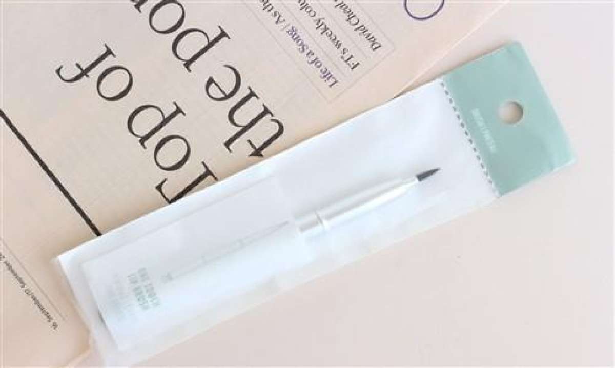 Cọ Môi The Face Shop One Touch Lip Brush