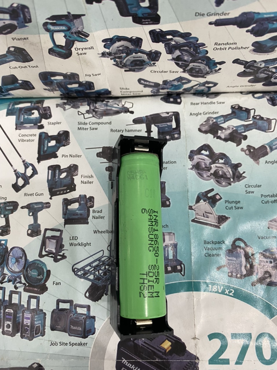 Khay cân bằng gắn 1 cell pin 18650 , nhựa abs đẹp - bền.