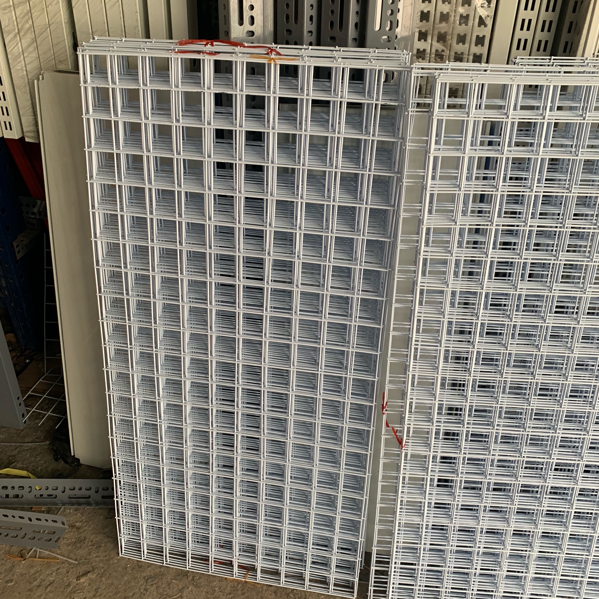 Lưới sắt ô vuông rộng 50 x dài 100cm