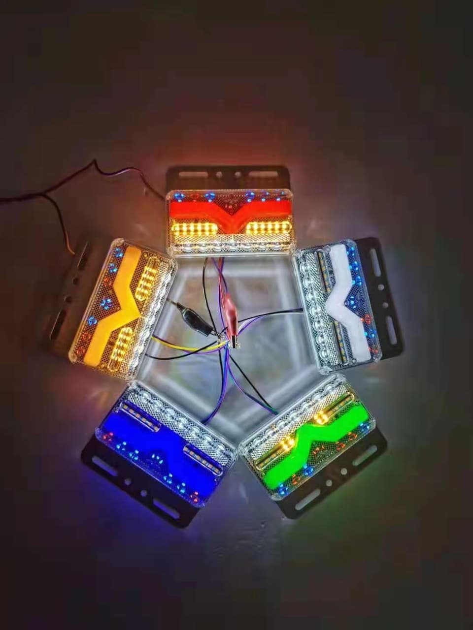 ĐÈN SƯỜN CHỮ V _ 24V