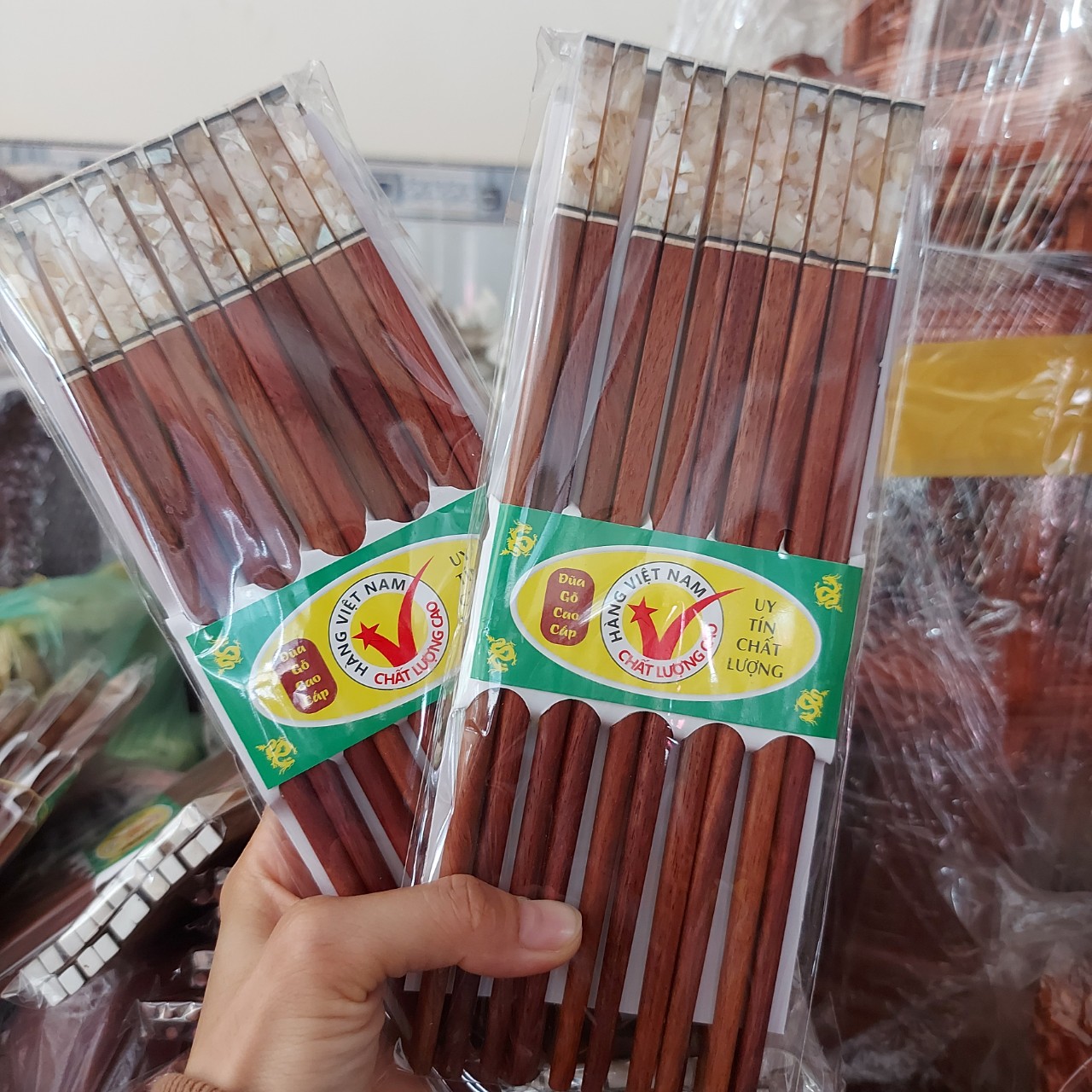 Bộ 10 đôi đũa gỗ hương tự nhiên việt nam cẩn đầu vuông cao cấp