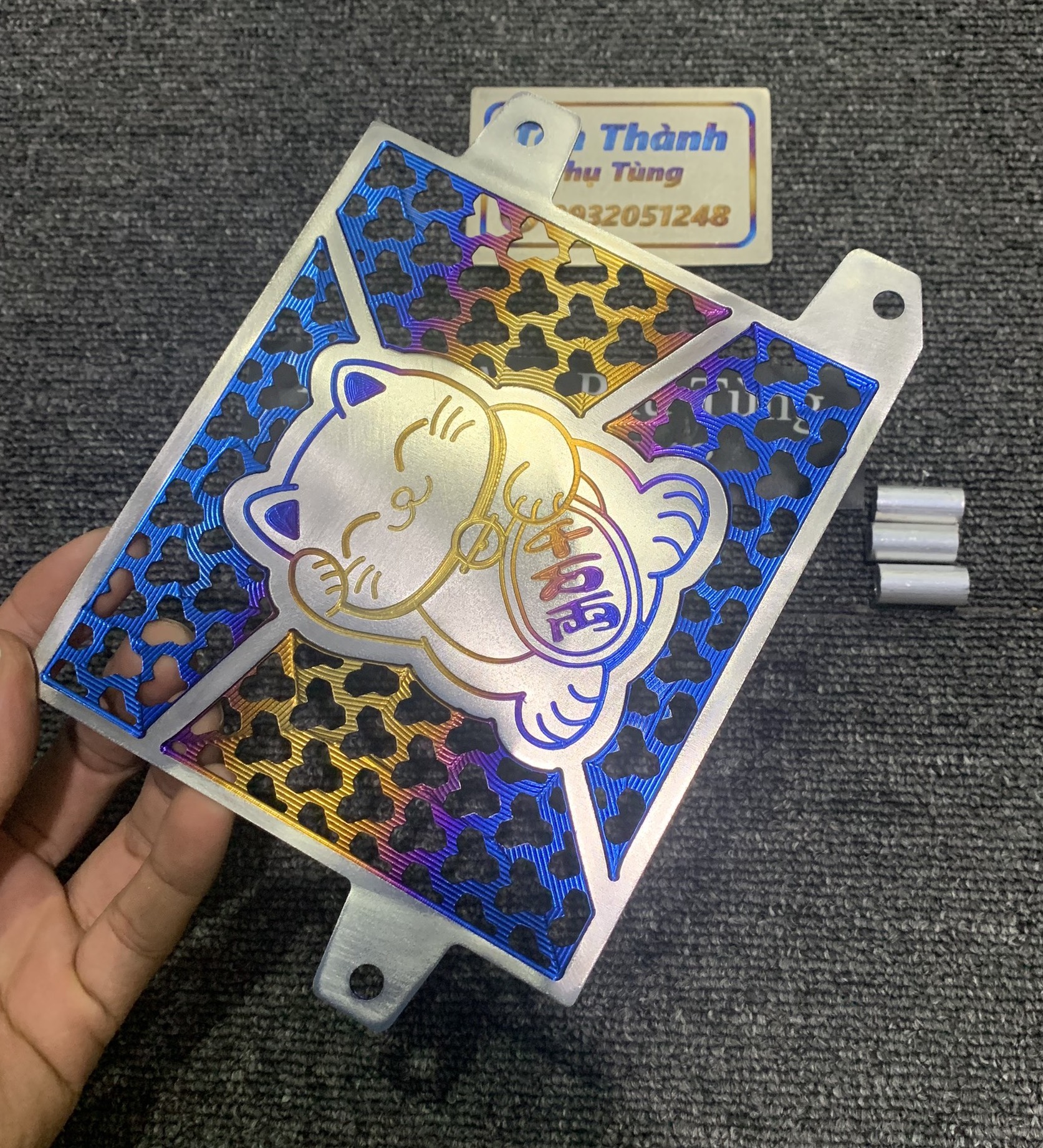 Két nước VARIO Titan con mèo may mắn