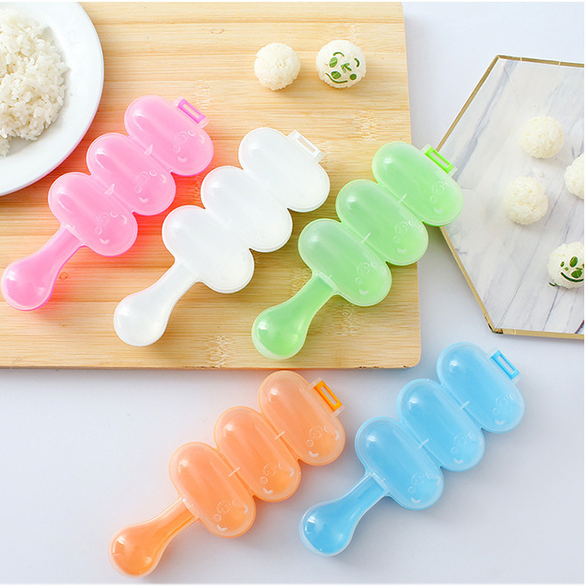 Khuôn lắc cơm Bento kèm thìa