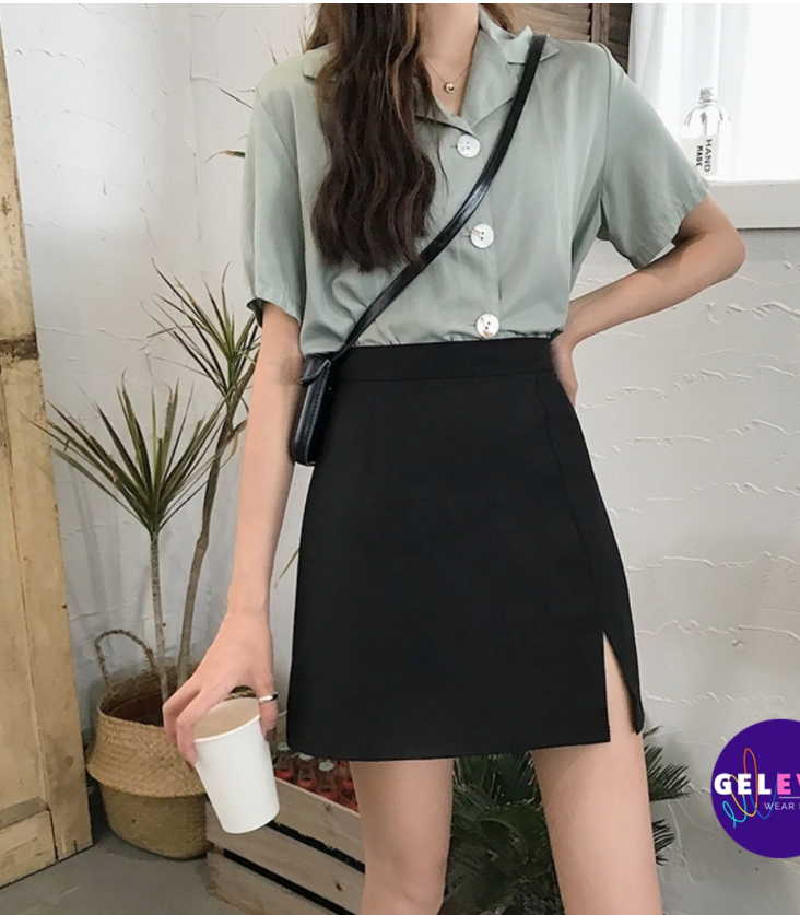 Chân váy ngắn dáng A xẻ đùi có quần trong CV02