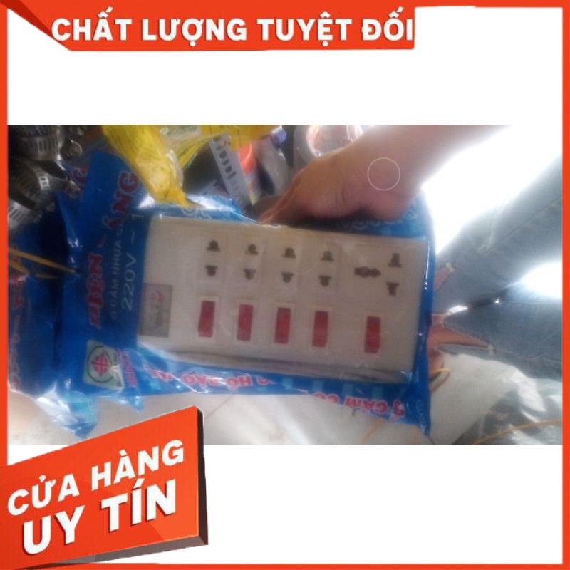 Ổ cắm điện 1500w 5 ổ cắm 5 công tắc hàng cao cấp