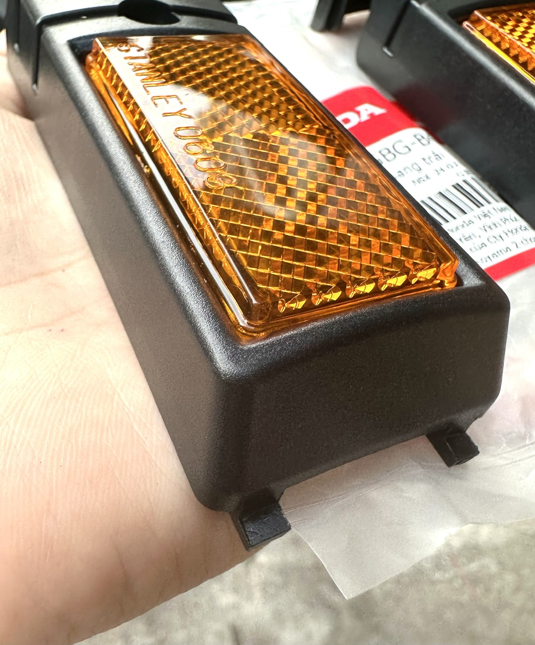 CẶP MẮT MÈO PHẢN QUANG GẮN XE DREAM ZIN