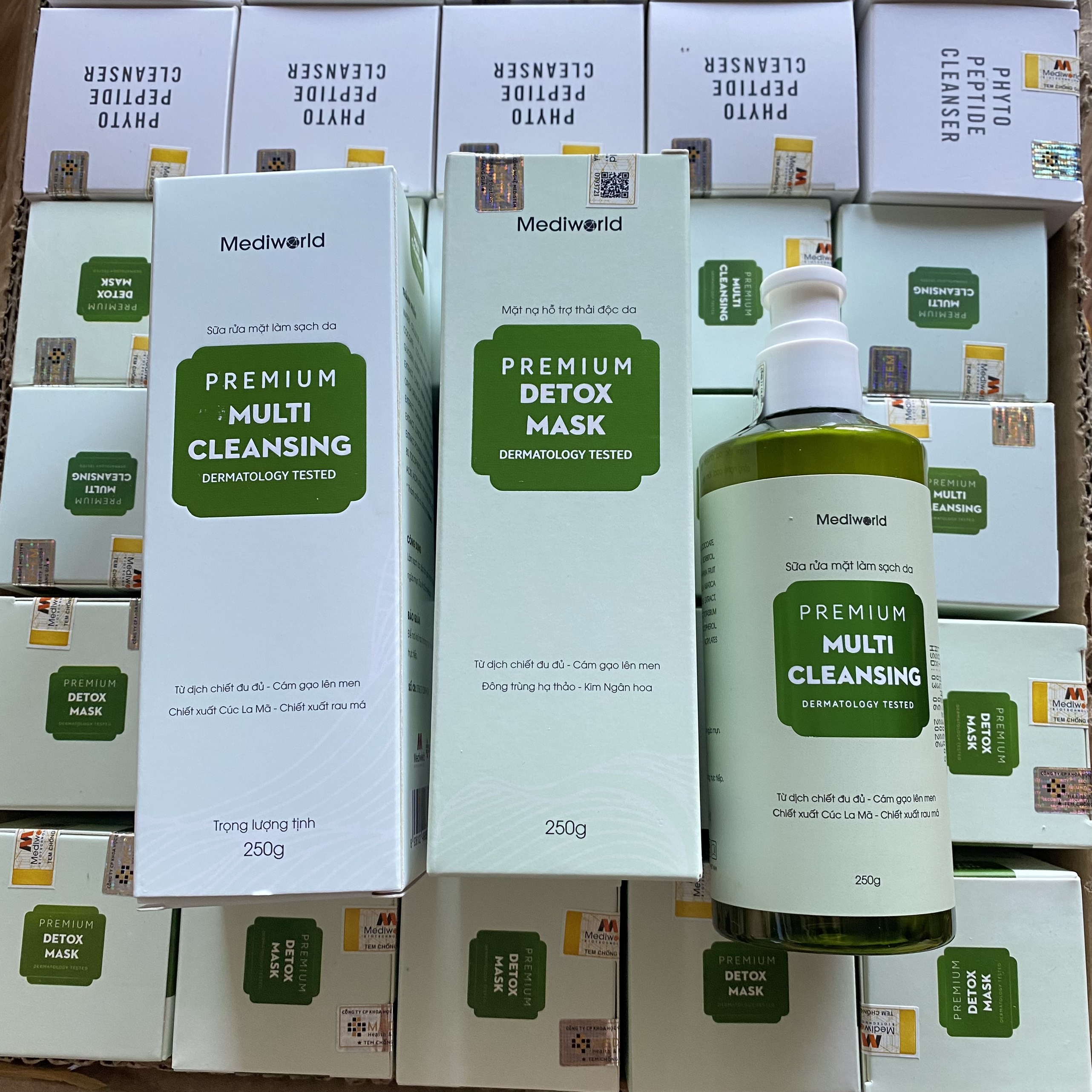 (Chính Hãng) SỮA RỬA MẶT CHUYÊN SPA PREMIUM MULTI CLEANSING Mediworld - LYO