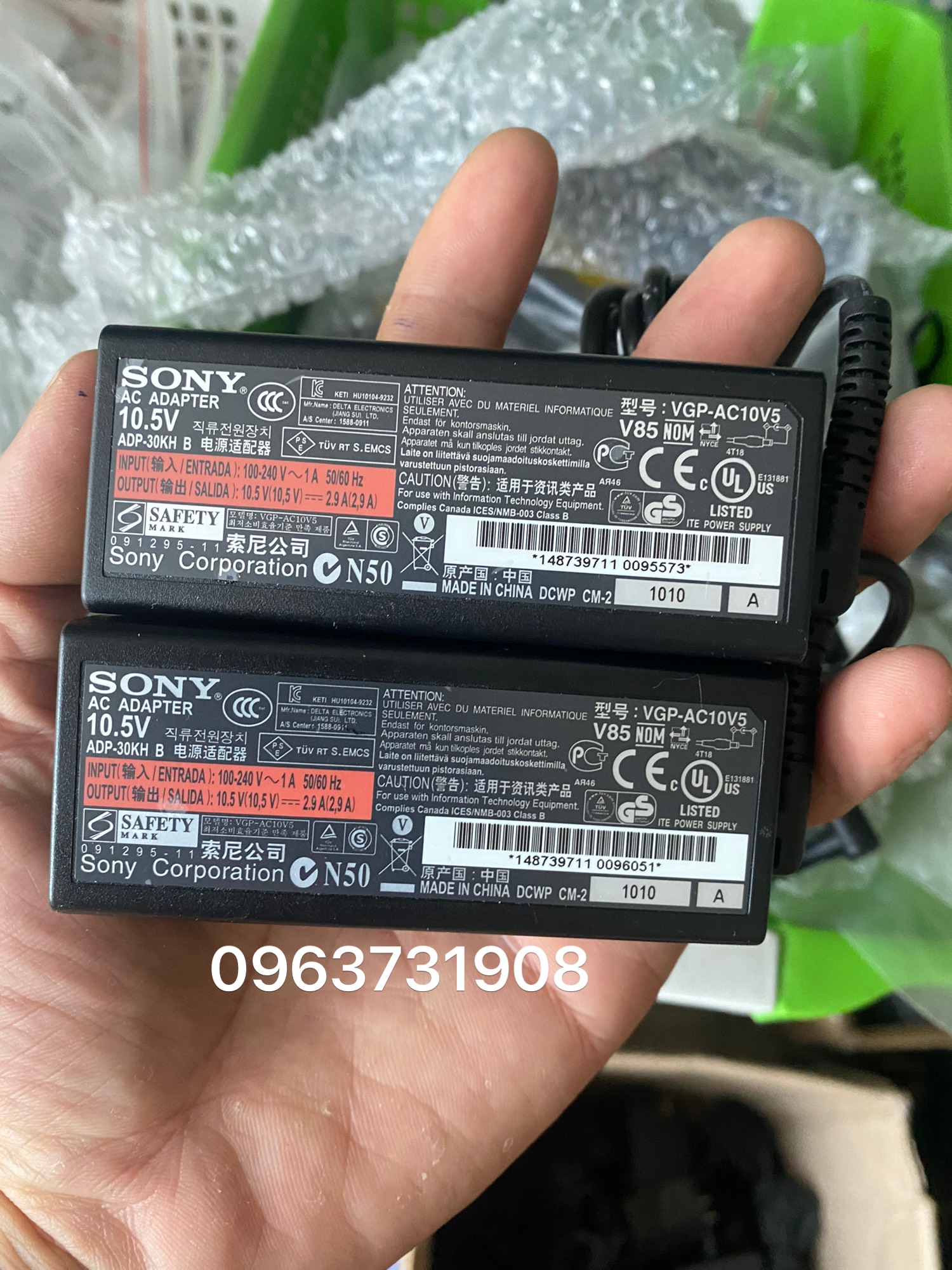 Sạc laptop Sony 10.5V bản gốc Sony cung cấp