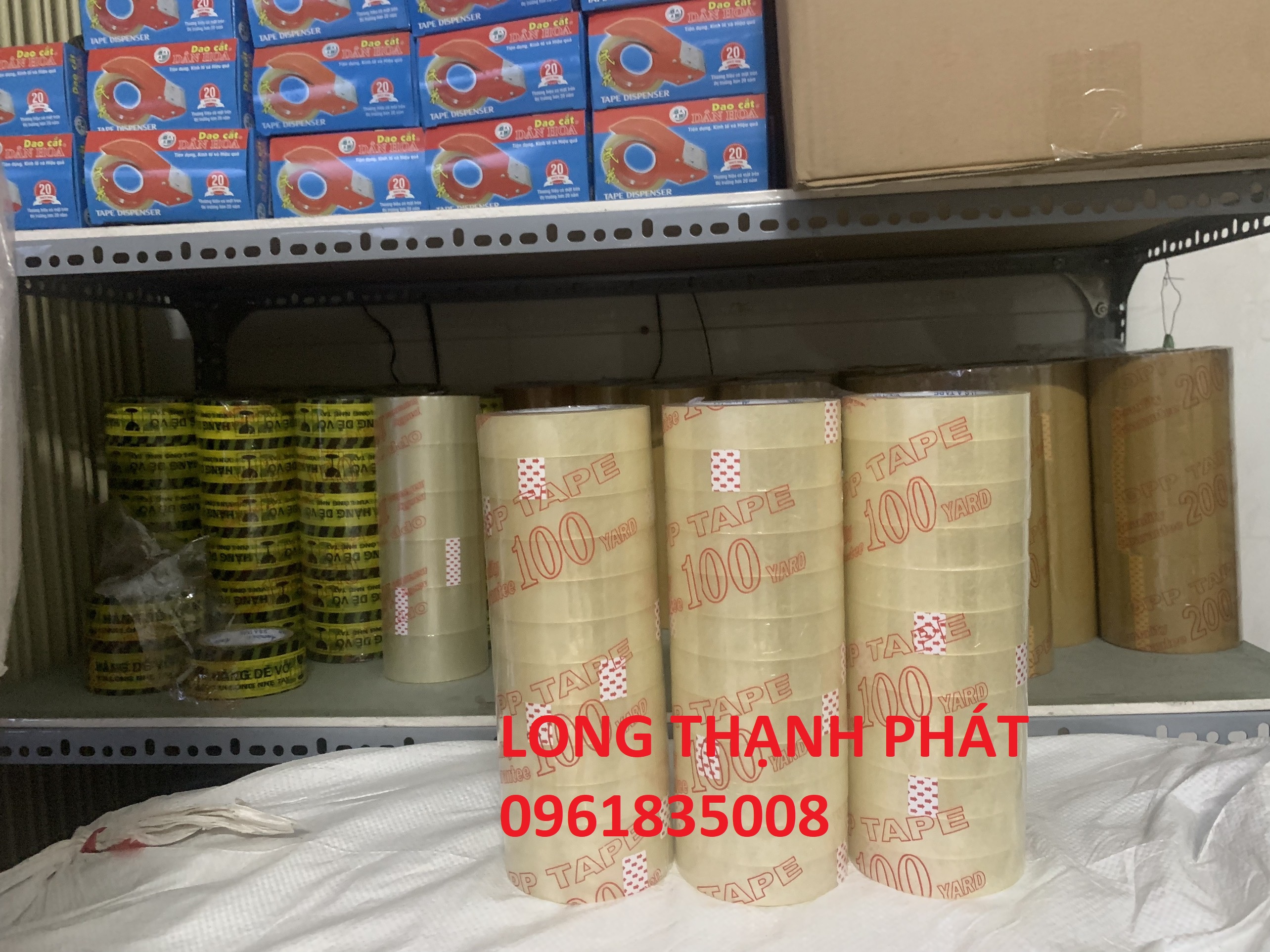 Băng keo trong cuộn 2F4 lõi mỏng 100ya