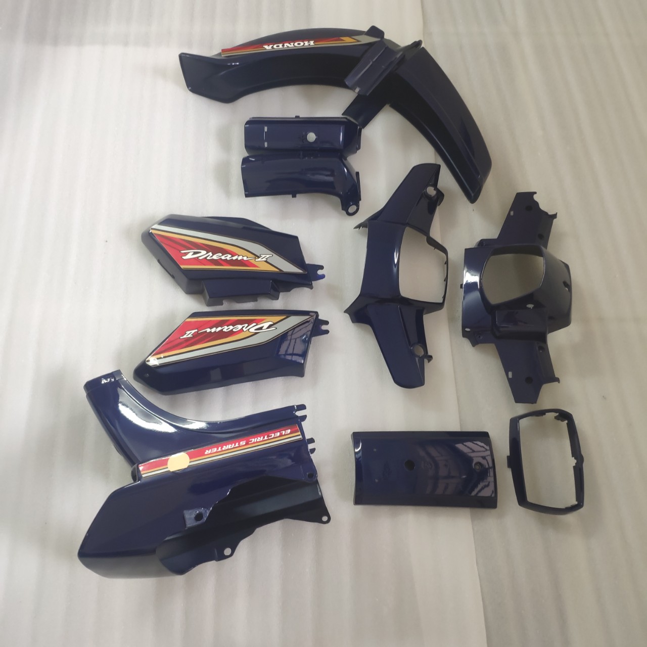 Bộ vỏ nhựa xe máy DREAM 2 màu XANH TÍM - dàn áo xe máy DREAM II - TẶNG KÈM TEM XE