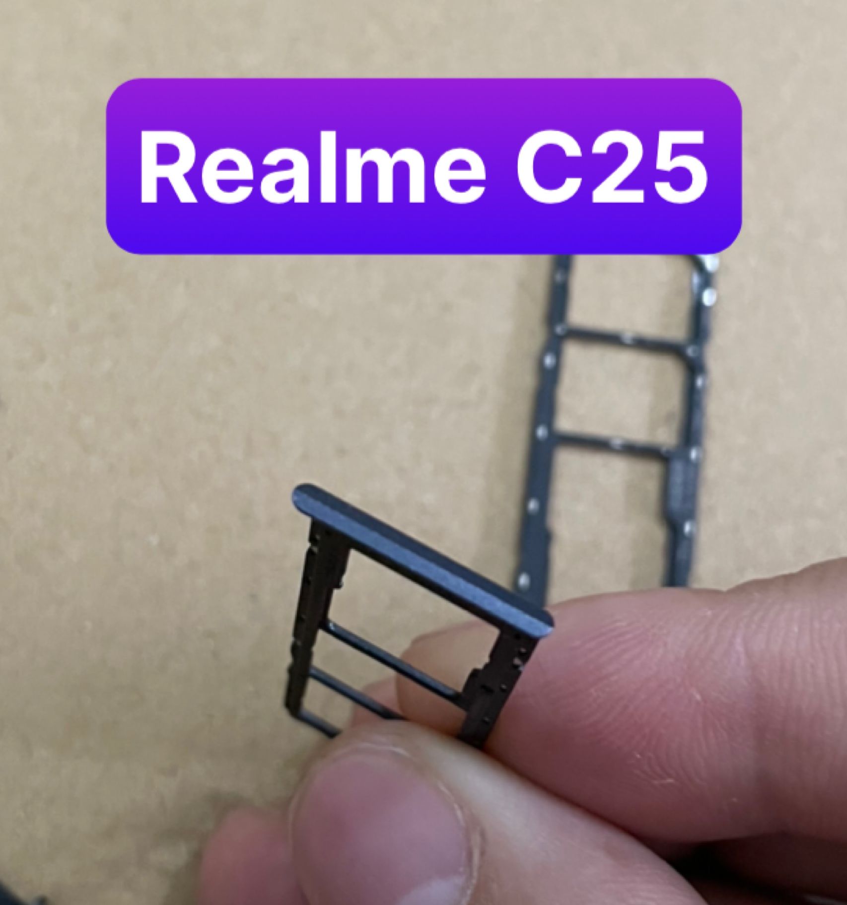Khay sim realme c25