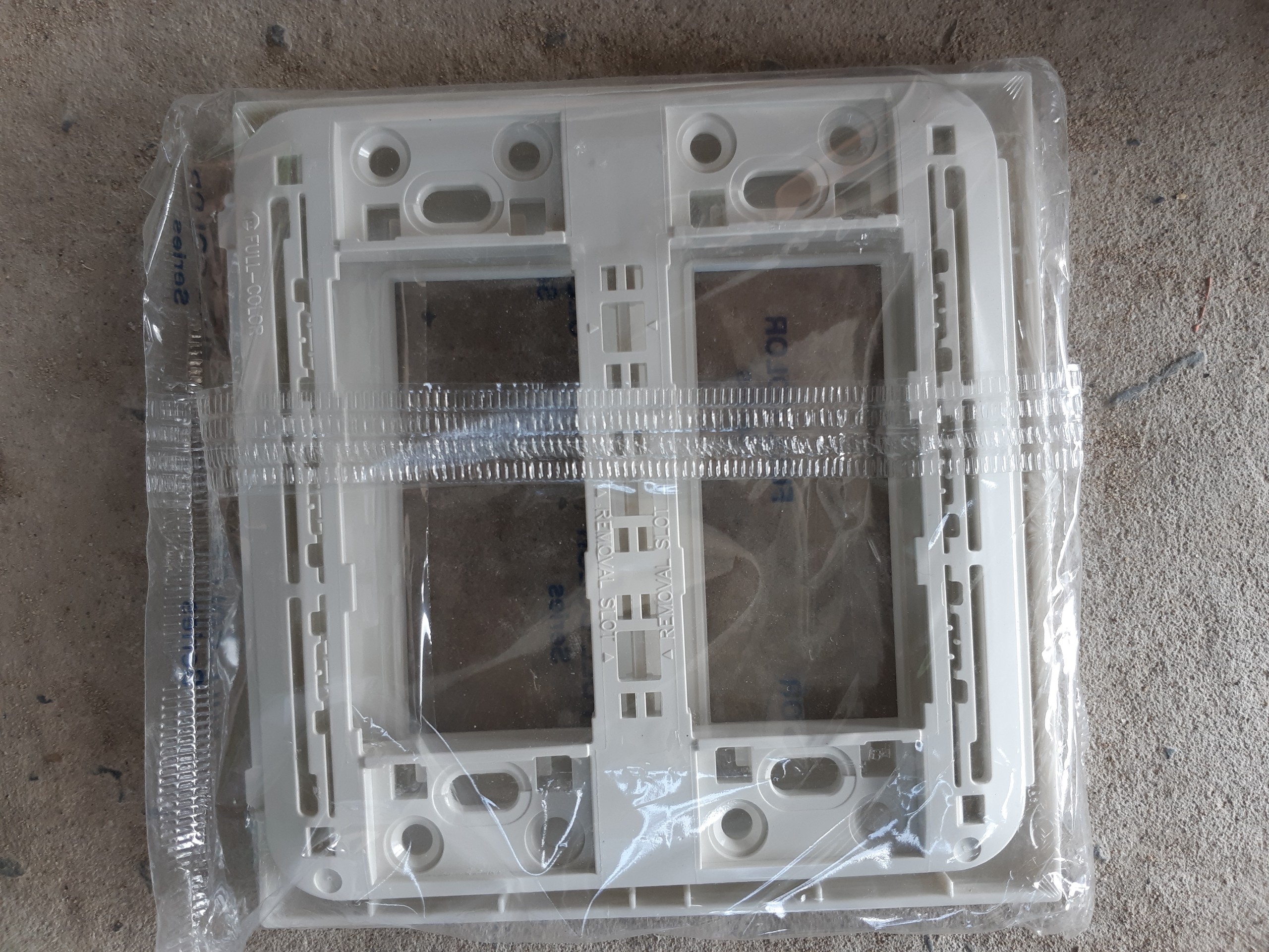Mặt 6 thiết bị PANASONIC WZV 7846W