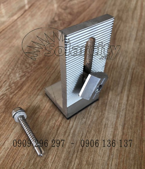 [HCM]Chân L mái tôn gắn pin mặt trời
