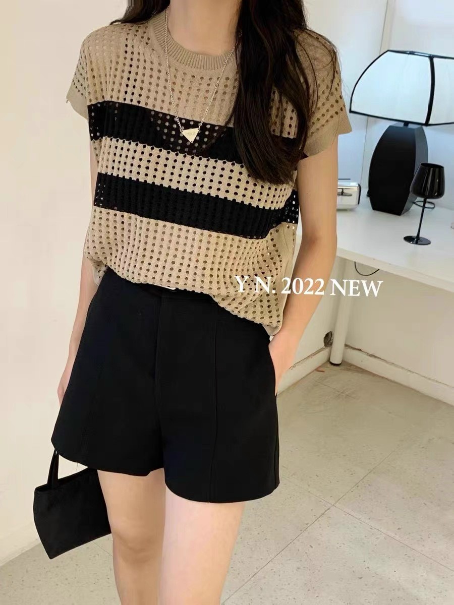 Áo len lưới kẻ ngang cánh tiên