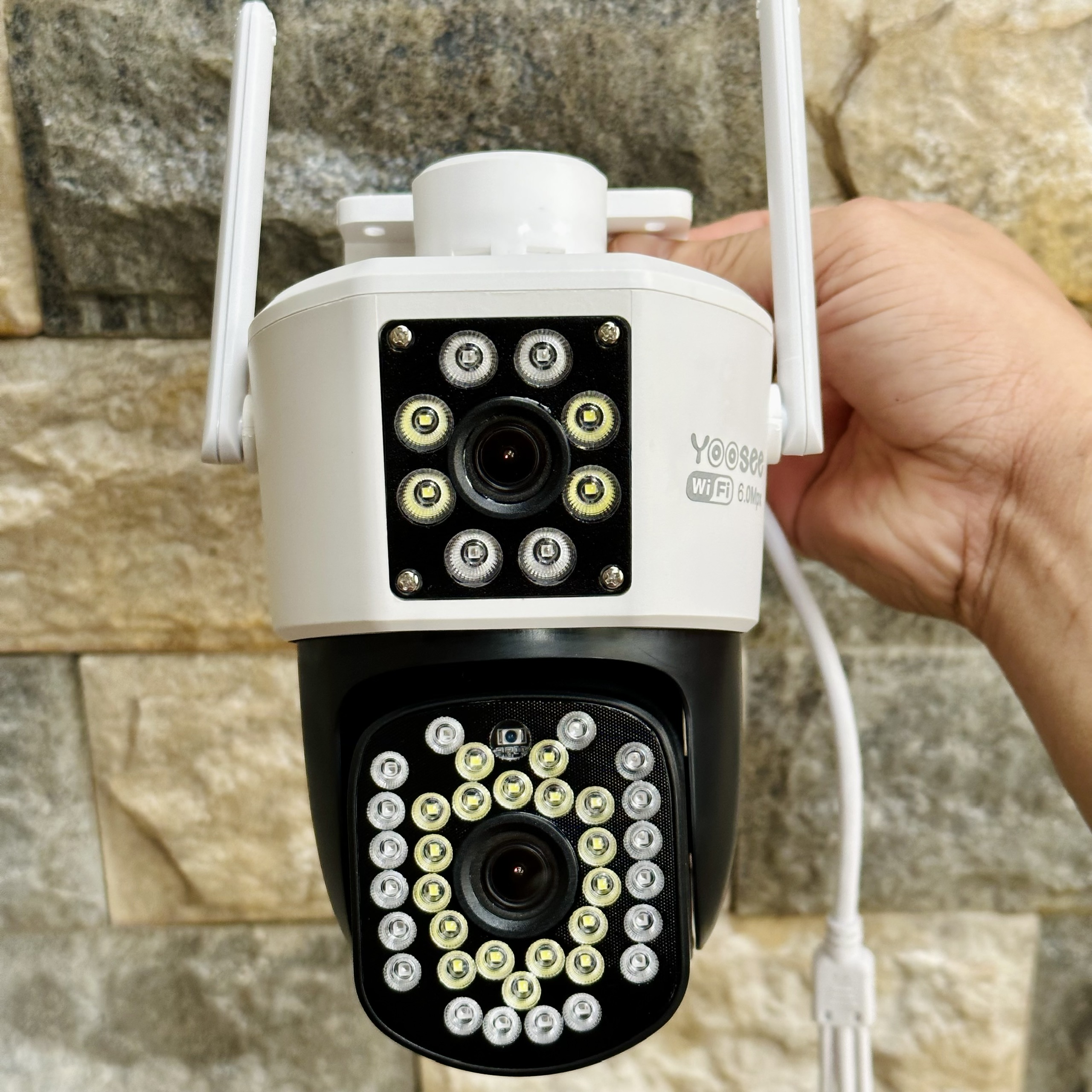Camera yoosee ptz 2 m t m u l n 4m xoay 360 xem 2 v tr kh c