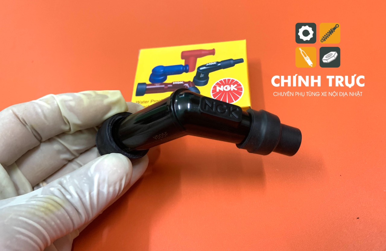 Chụp bugi NGK Đen hàng chính hãng Japan