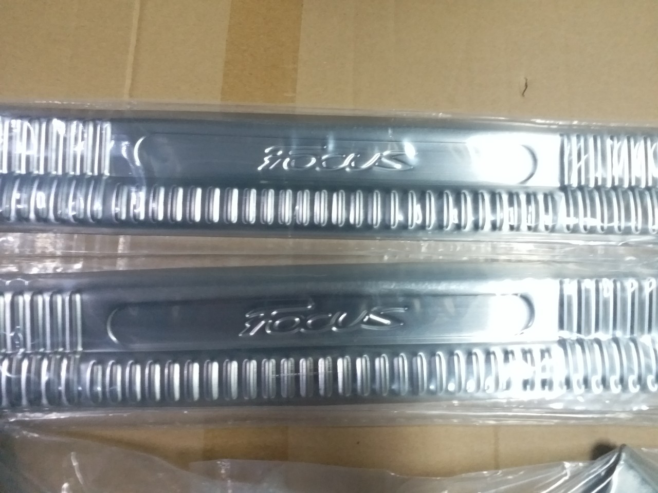 Bộ ốp bậc giẫm chân trong của xe Ford Focus