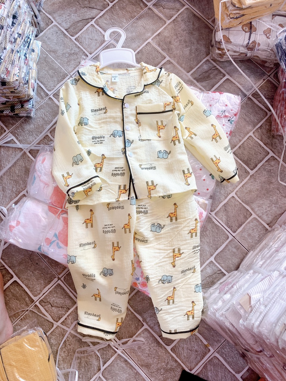 bộ pijama cho bé siêu dễ thương