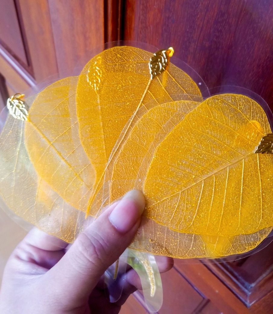 Lá bồ đề viết thư pháp đã ép sẵn có nẹp