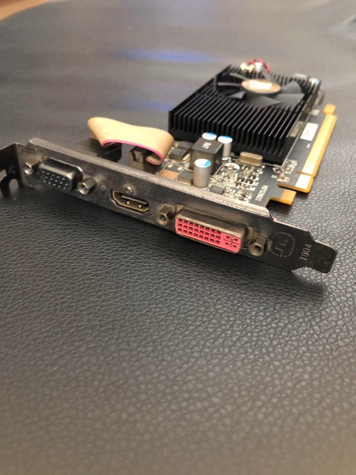 Card màn hình AMD 6570 2G D3 128bit