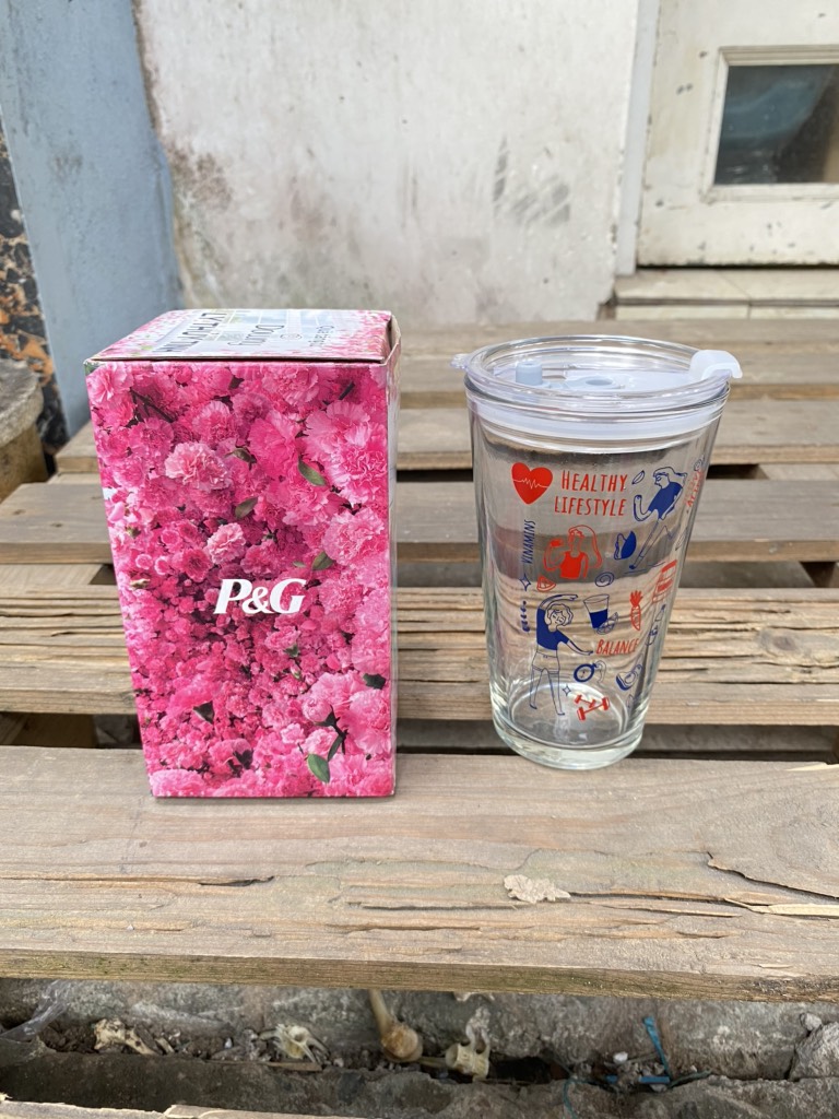 Ly thuỷ tinh nắp nhựa hkm P&G