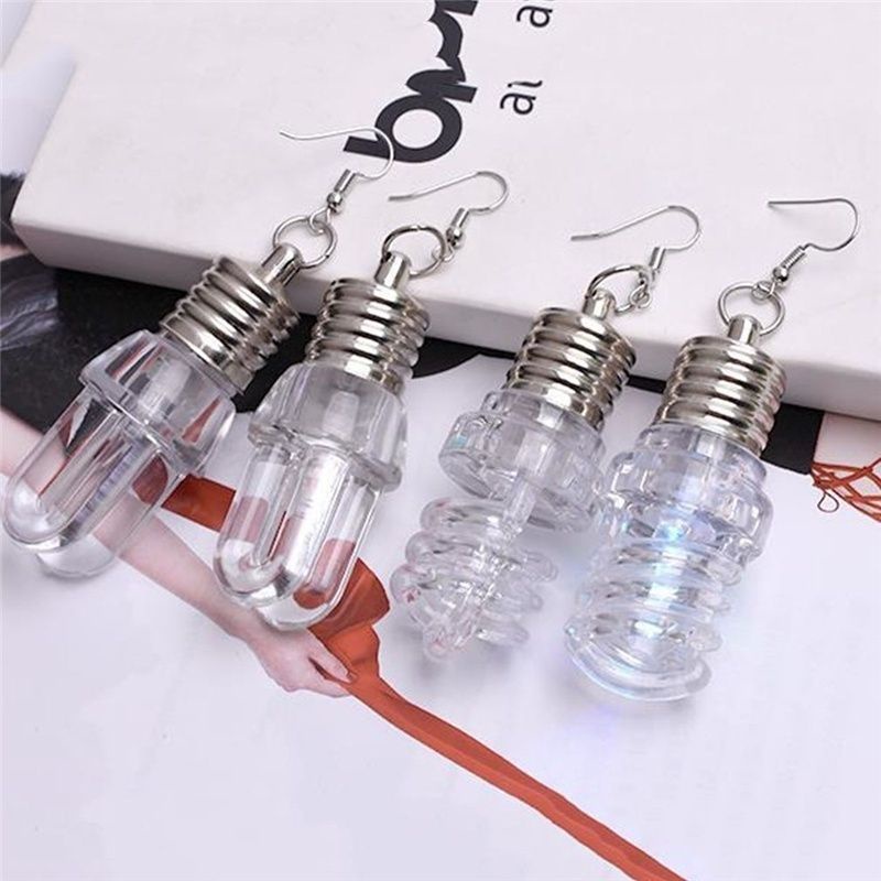Bông tai đèn led chớp nháy hot trend.