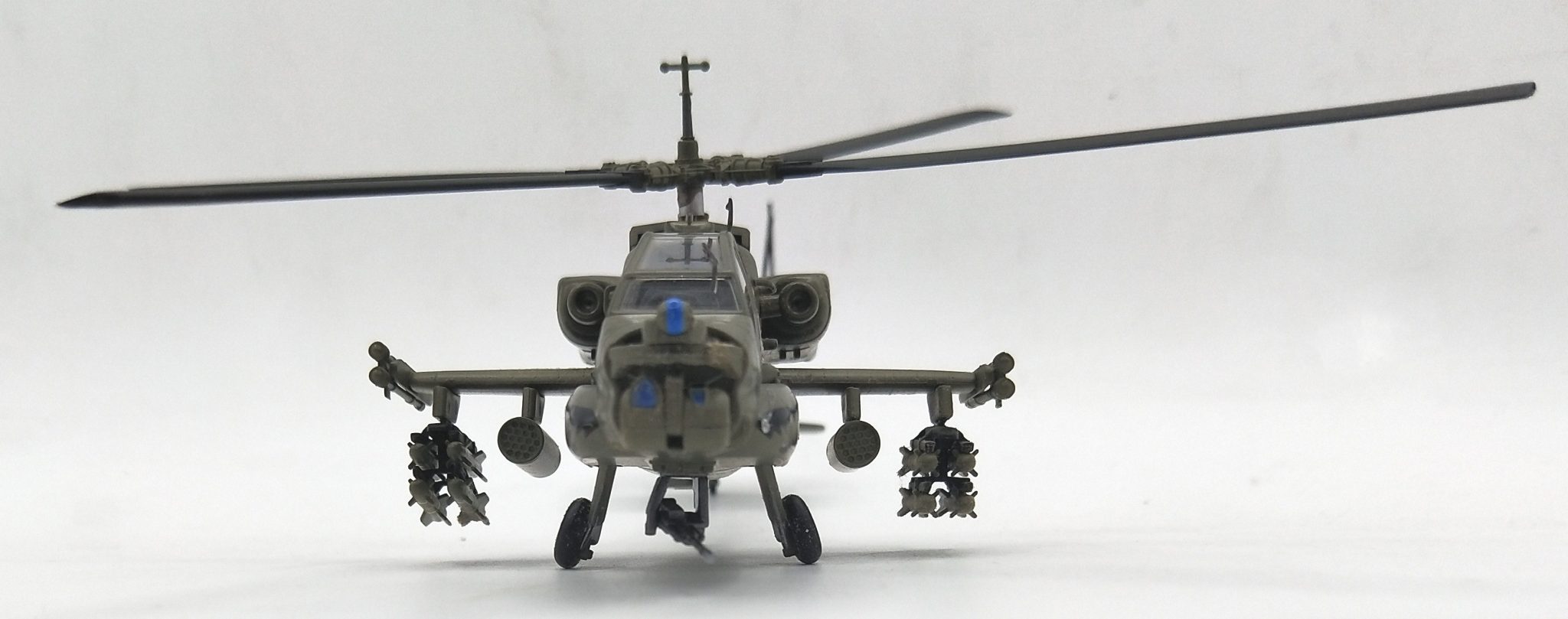 Mô hình máy bay AH-64 Apache