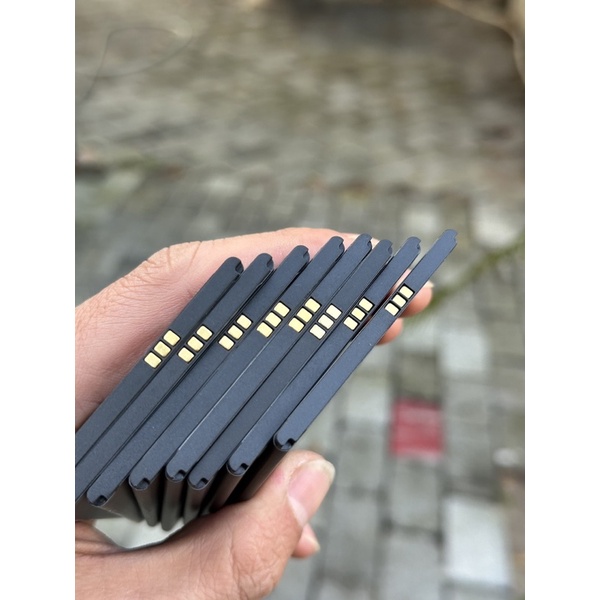 pin vsmart bee 3 mới hãng v230