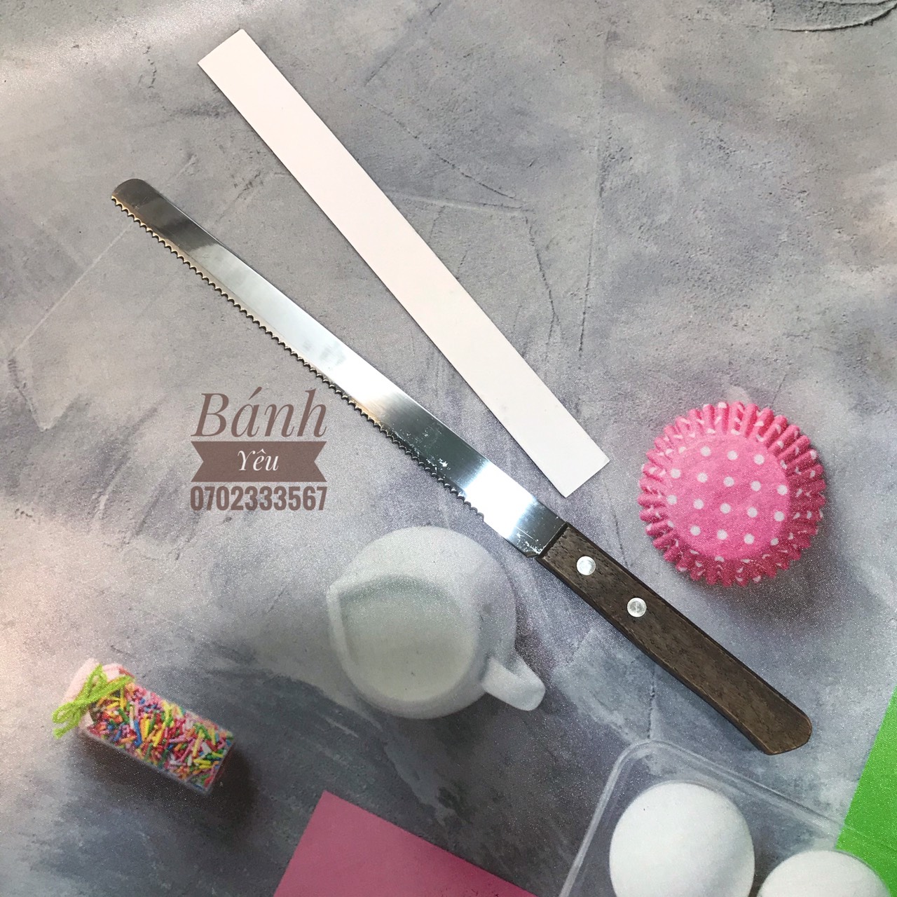 Dao Cắt Bánh Mì Răng Cưa Lưỡi Thép Cán Gỗ 20cm - 25cm
