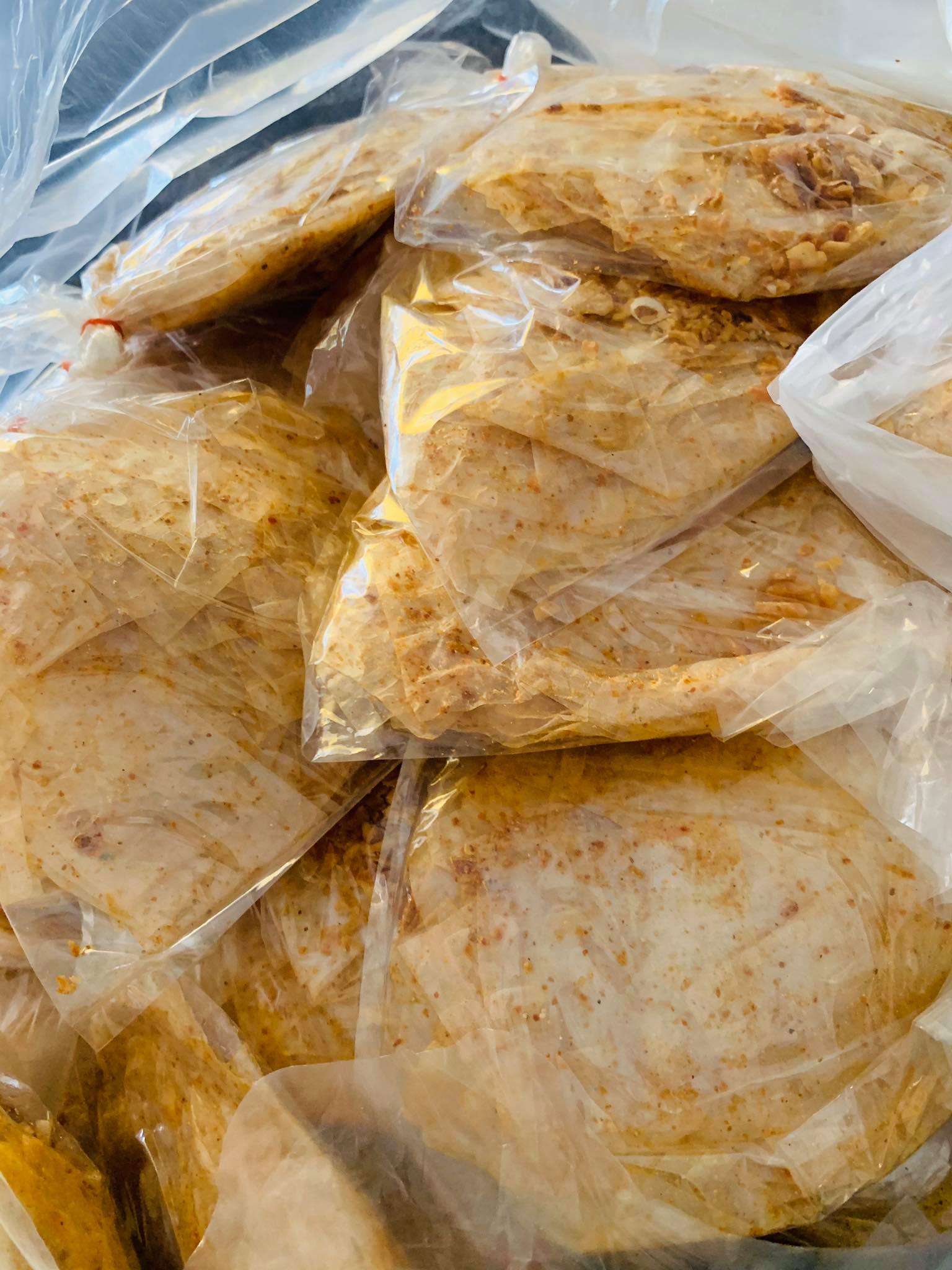 Bánh tráng muối tỏi chay cực thơm ngon