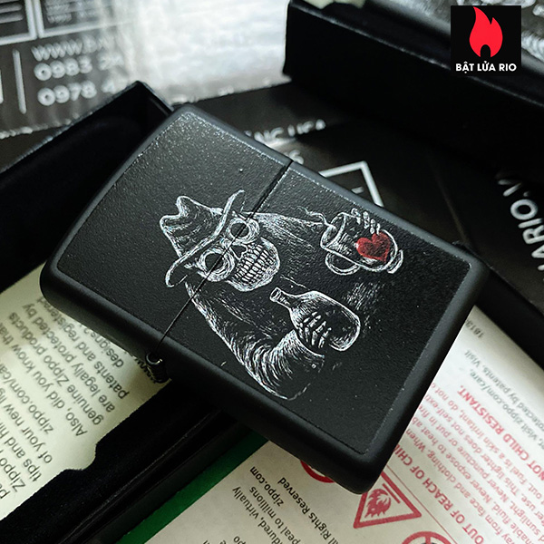 Zippo 49254 - Zippo Bar Skull Design Black Matte