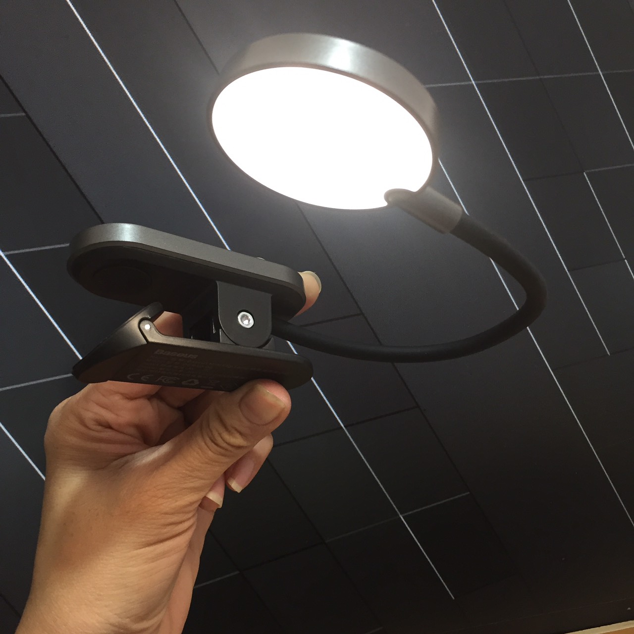[HCM]Đèn đọc sách dạng kẹp Baseus Mini Clip Lamp DGRAD-0G
