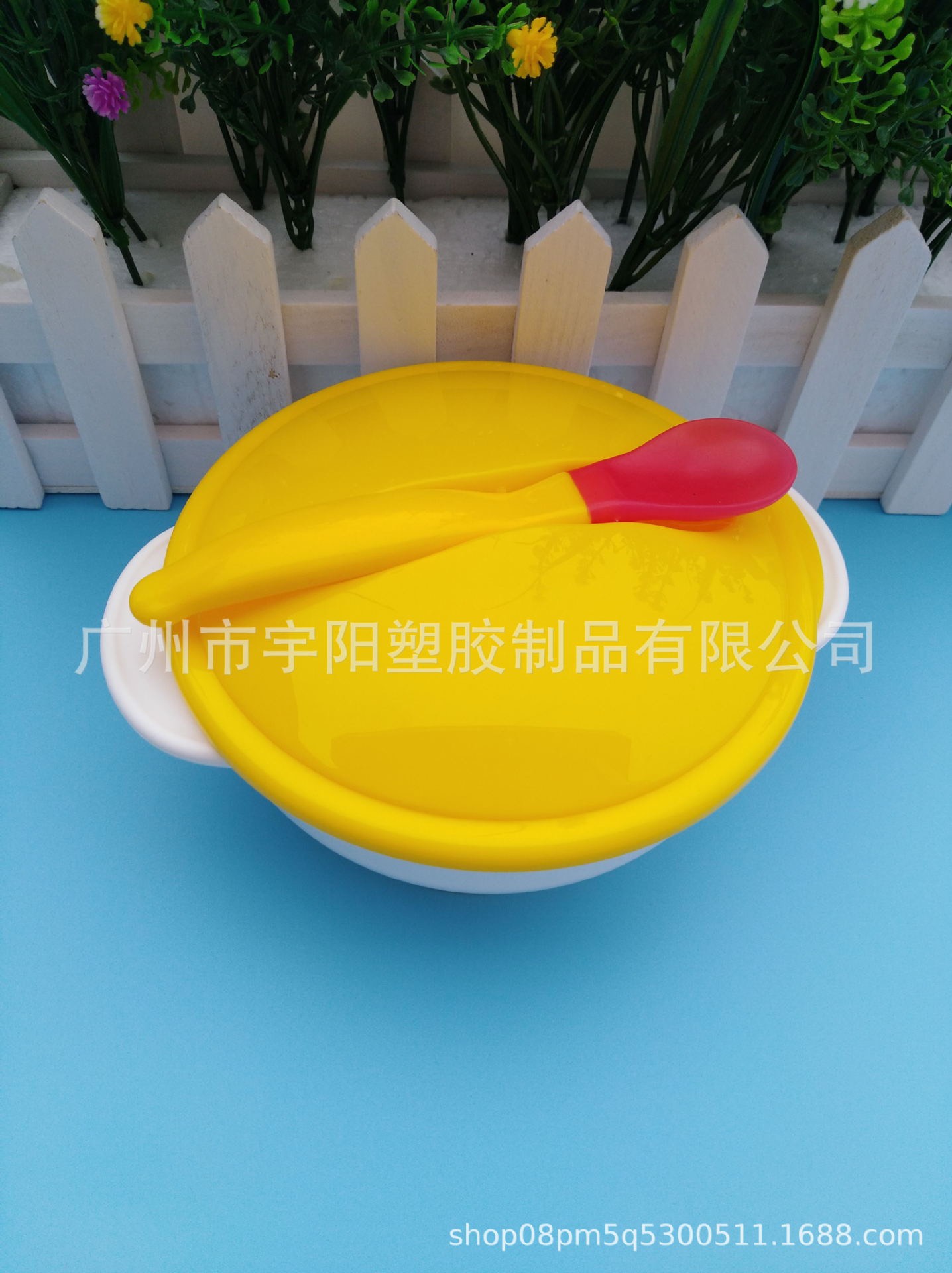 Bộ bát thìa ăn dặm đế hút chân không cho bé.
