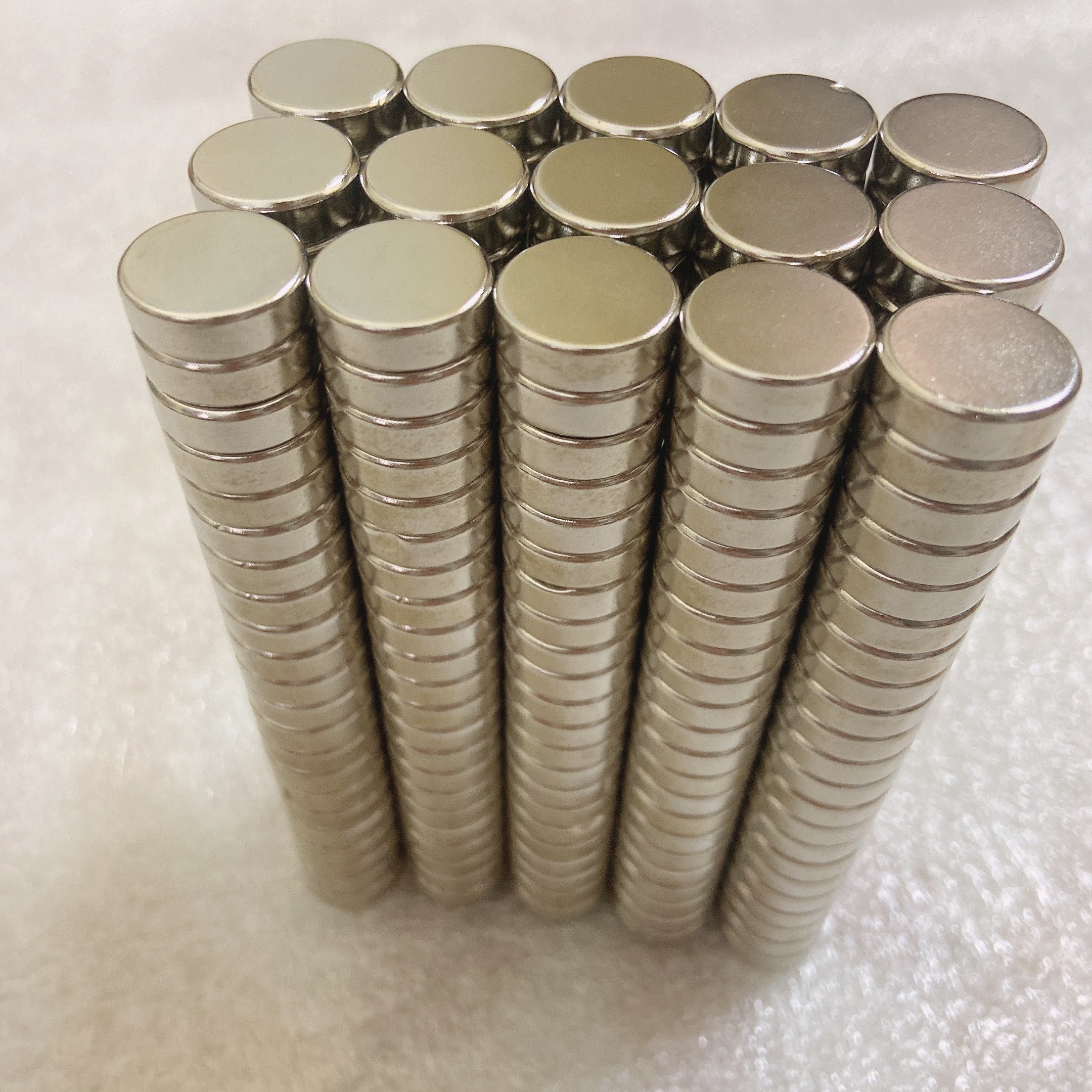 Permanent magnet force super strong suction size 15x6mm