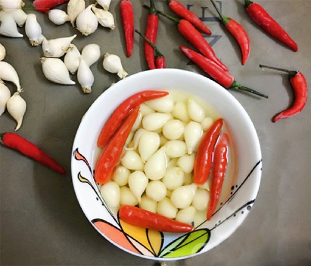 TỎI NGÂM GIẤM ƠT HỦ 500gr