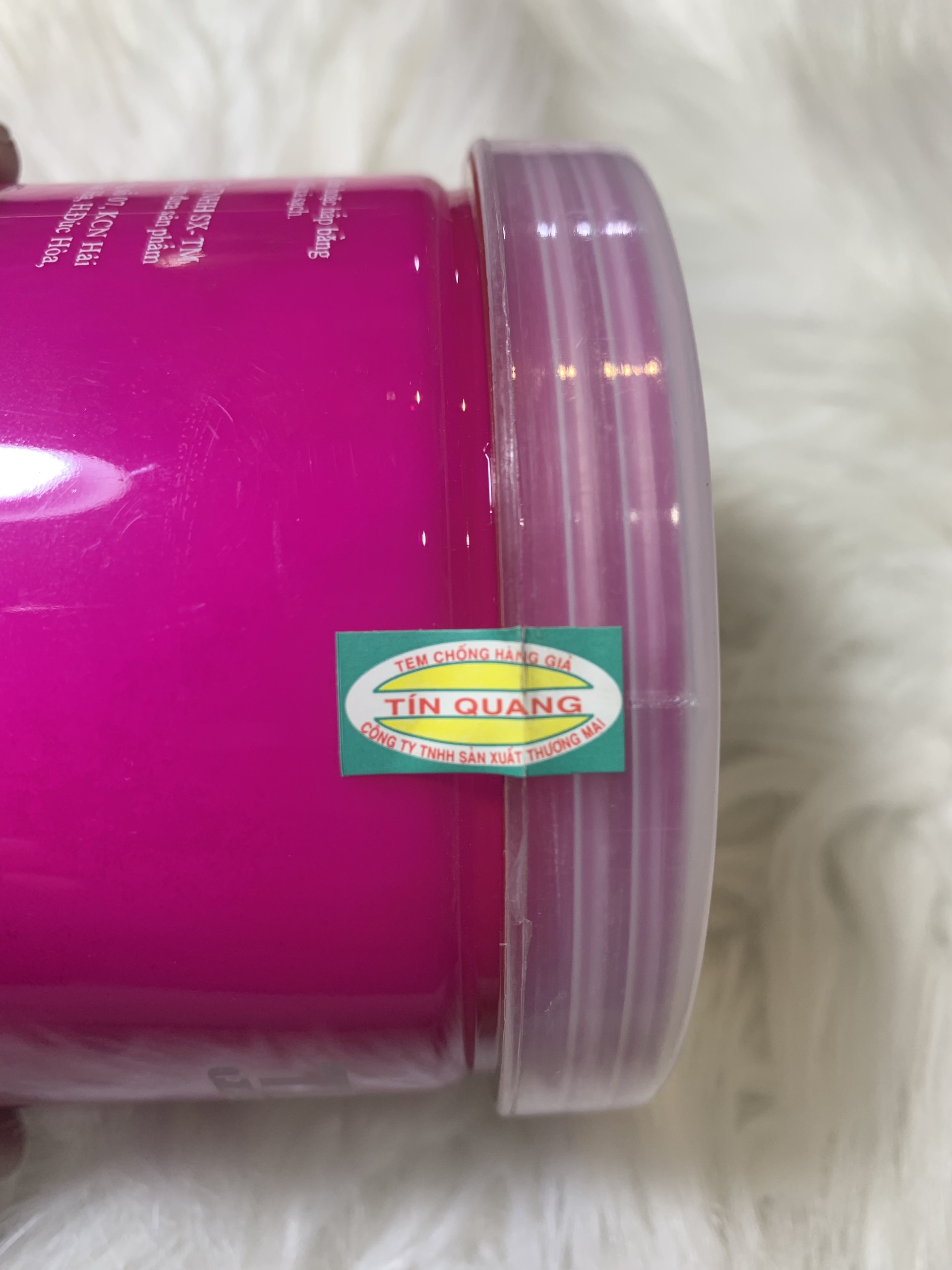 Hấp Dầu Tiwan Hồng Glossy Silky Soft 500ml