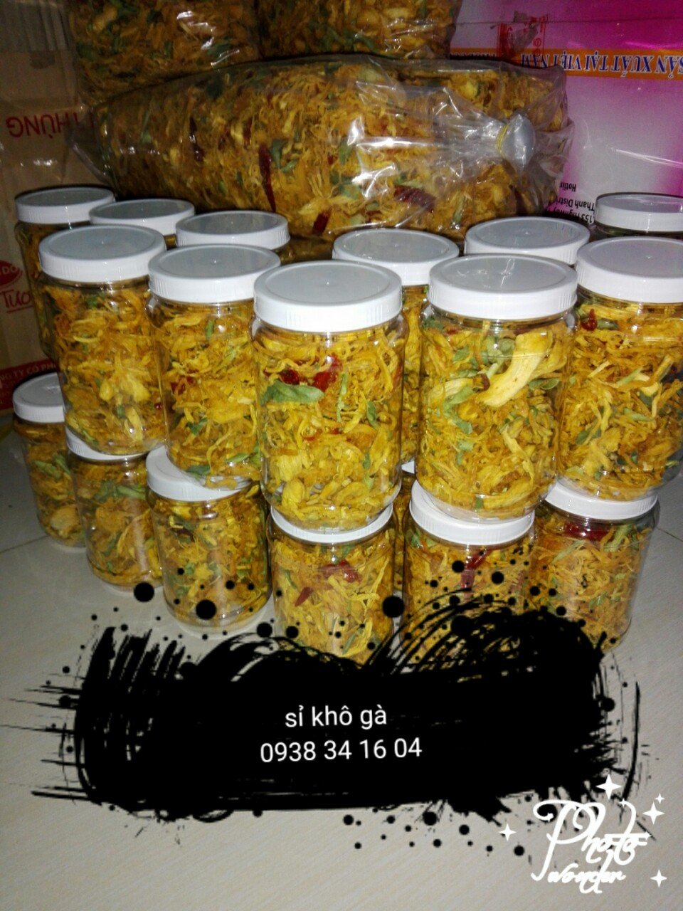 KHÔ GÀ XÉ LÁ CHANH
