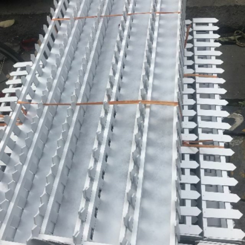 Chậu hàng rào hoa trang trí