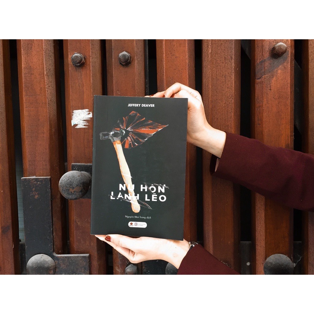Sách - Nụ Hôn Lạnh Lẽo