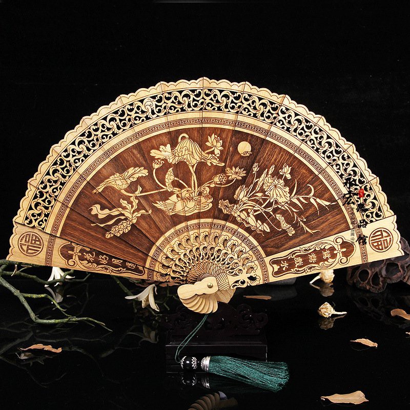 Quạt gỗ thơm BẢN ĐẸP cầm tay phong cách cổ trang cosplay trang trí tao nhã