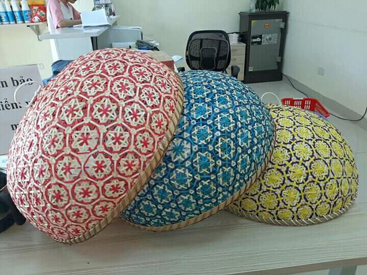 Mẹt tre lồng bàn hoa thị D33cm