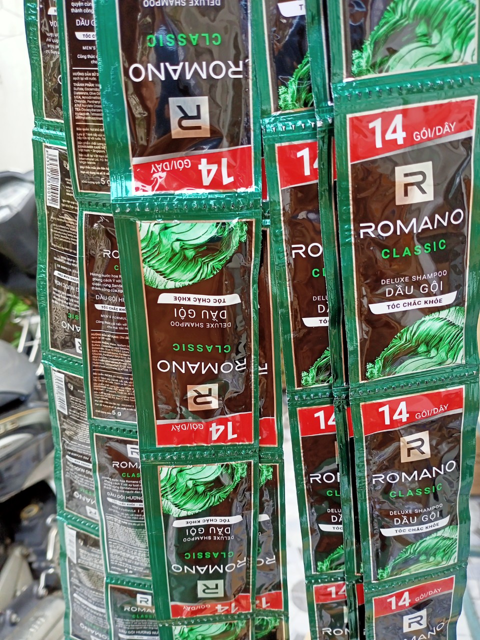 14 gói Dầu gội dầu Romano 5g/gói