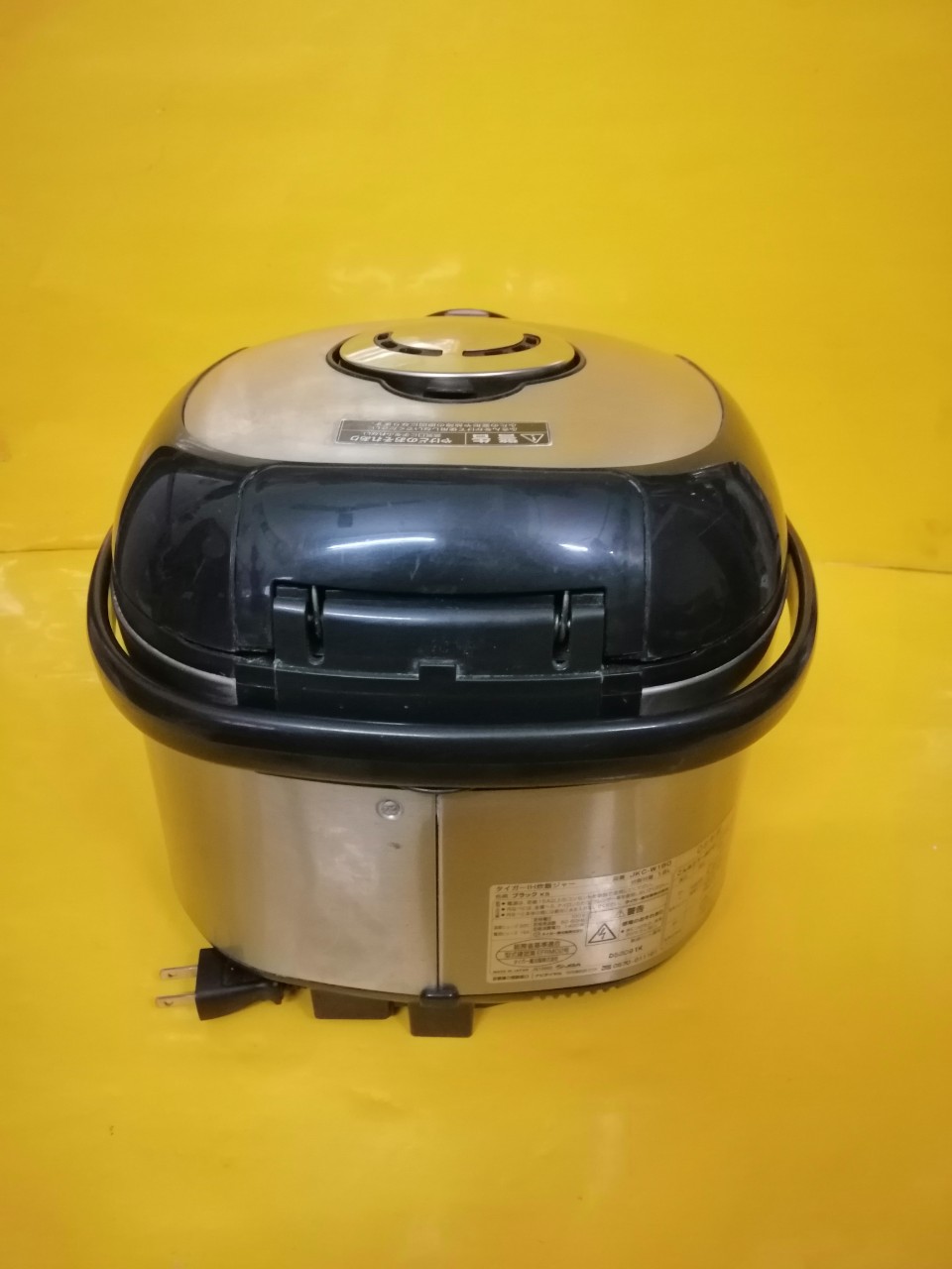 Nồi cơm nội địa Nhật Tiger JKC-W (1.8L)