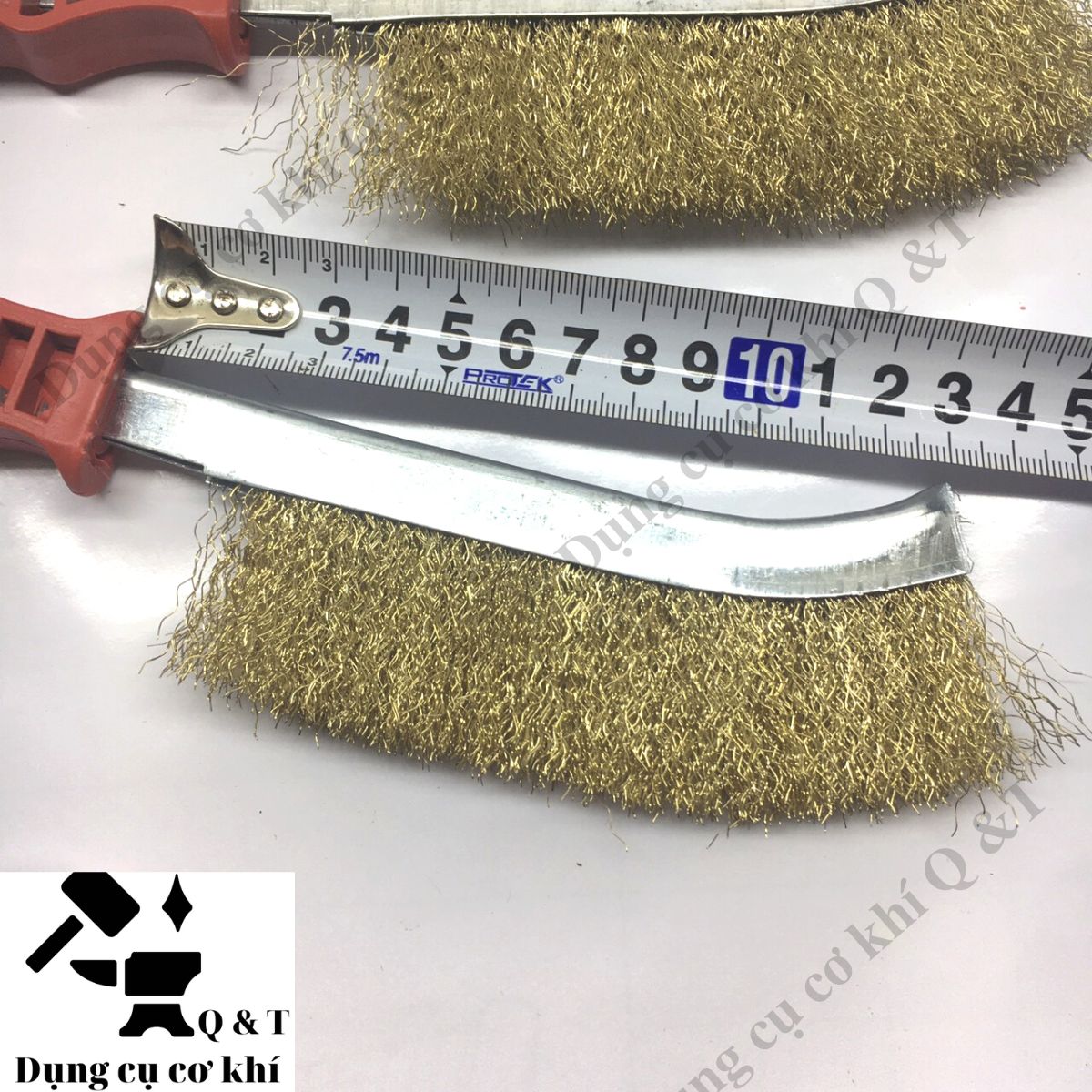 Chổi đánh rỉ cán đỏ cước đồng cầm tay đỏ