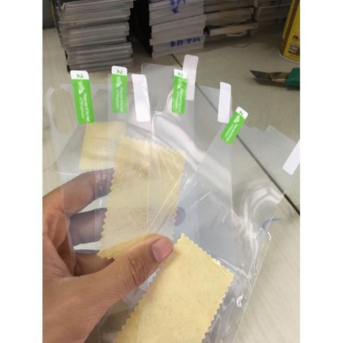 Dán Iphone Mặt sau trong suốt dành cho iphone ( nilon mềm)