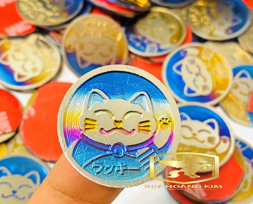 Tem TiTanium Mèo May Mắn gắn xe máy (100% Titan)