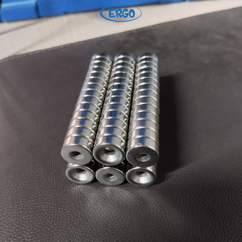 Nam châm tròn có lỗ kích thước 12x5 lỗ 4mm
