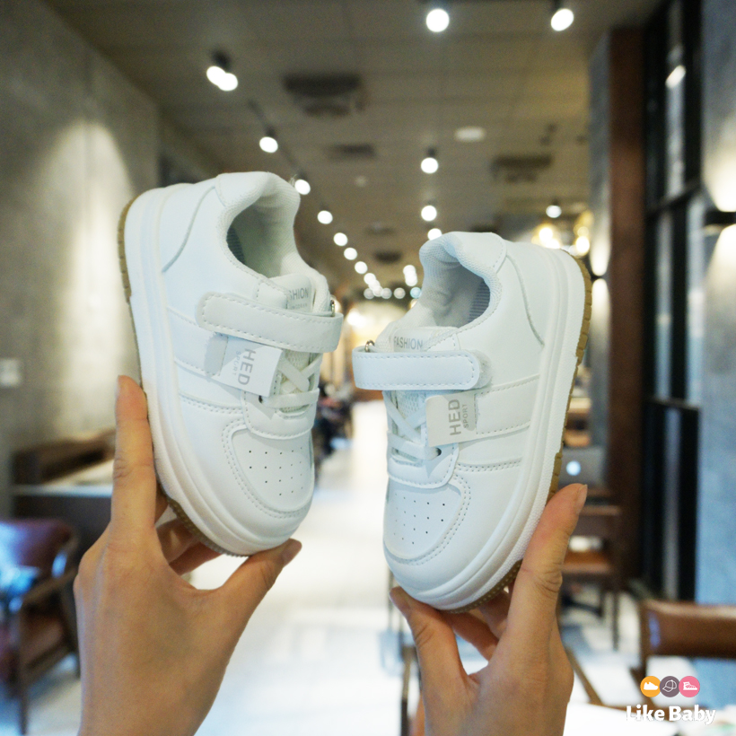 HOÀN TIỀN 15% - Giày Thể Thao Bé Trai Bé Gái Từ 1 - 12 Tuổi Màu Trắng Siêu Nhẹ Quai Dán Đế Êm Kiểu Dáng Thời Trang G96